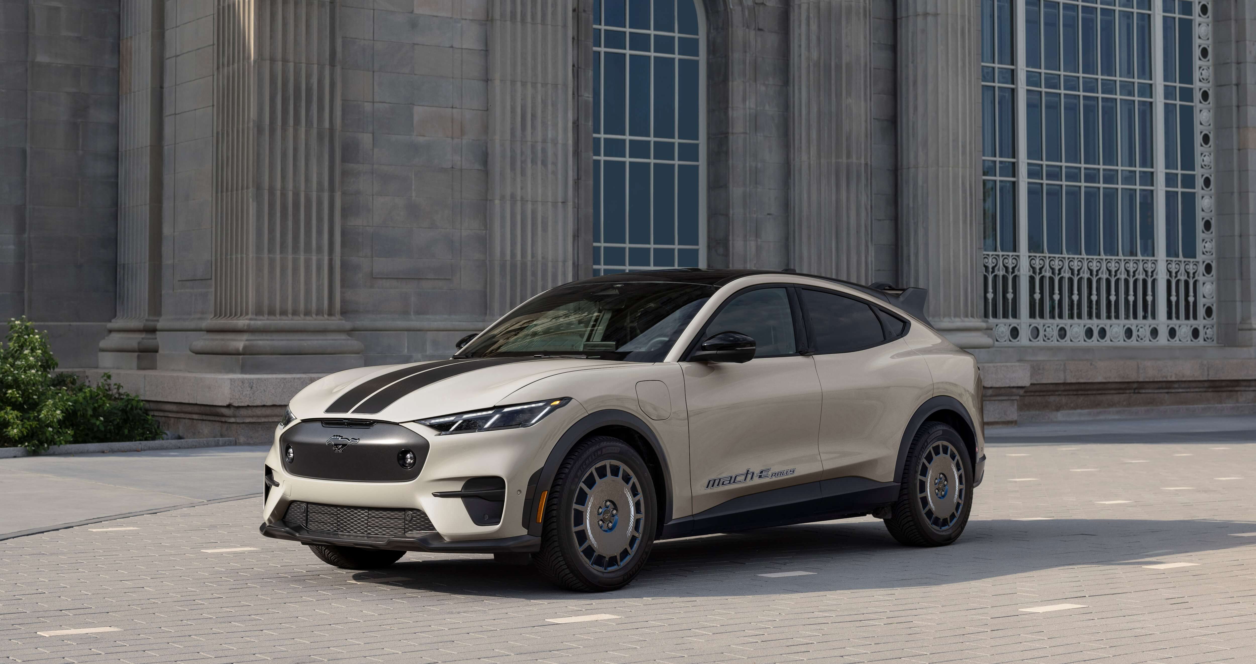 Nuevo Ford Mustang Mach-E 2025: más potencia… ¡y precios anti-Tesla Model Y!